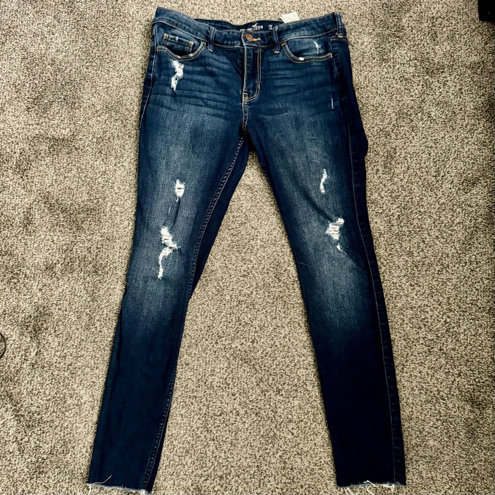 Hollister 7S distressed skinny dark wash jeans